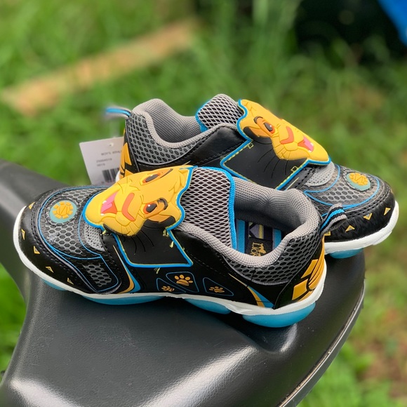 Disney Lion King Toddler Boys Light Up Shoes New - Picture 10 of 11